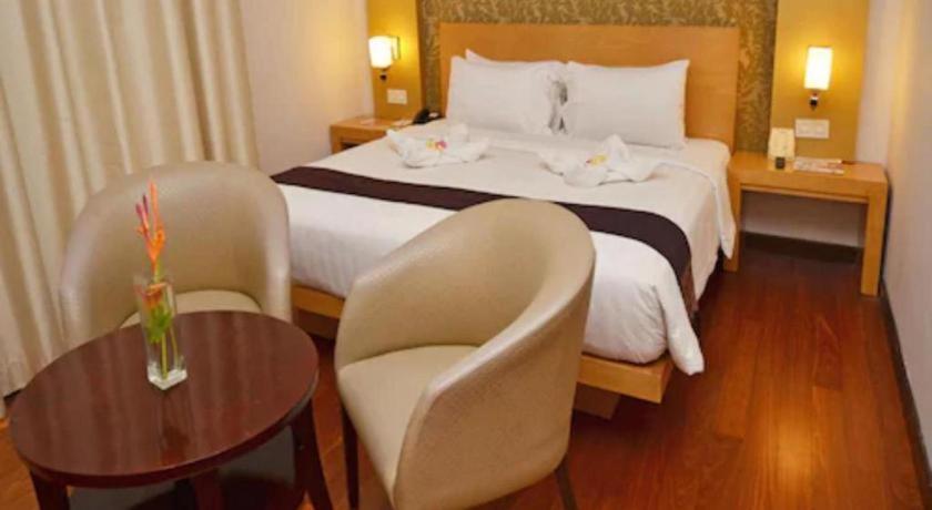 The Axana Hotel Padang  Luaran gambar