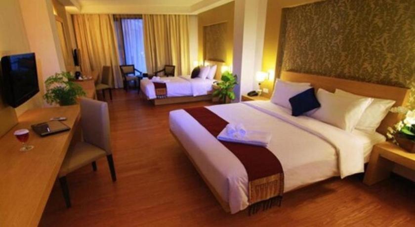 The Axana Hotel Padang  Luaran gambar