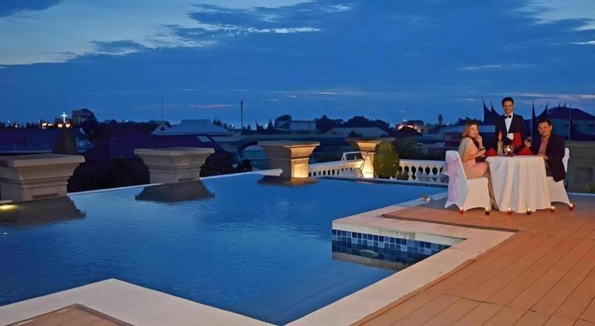 The Axana Hotel Padang  Luaran gambar