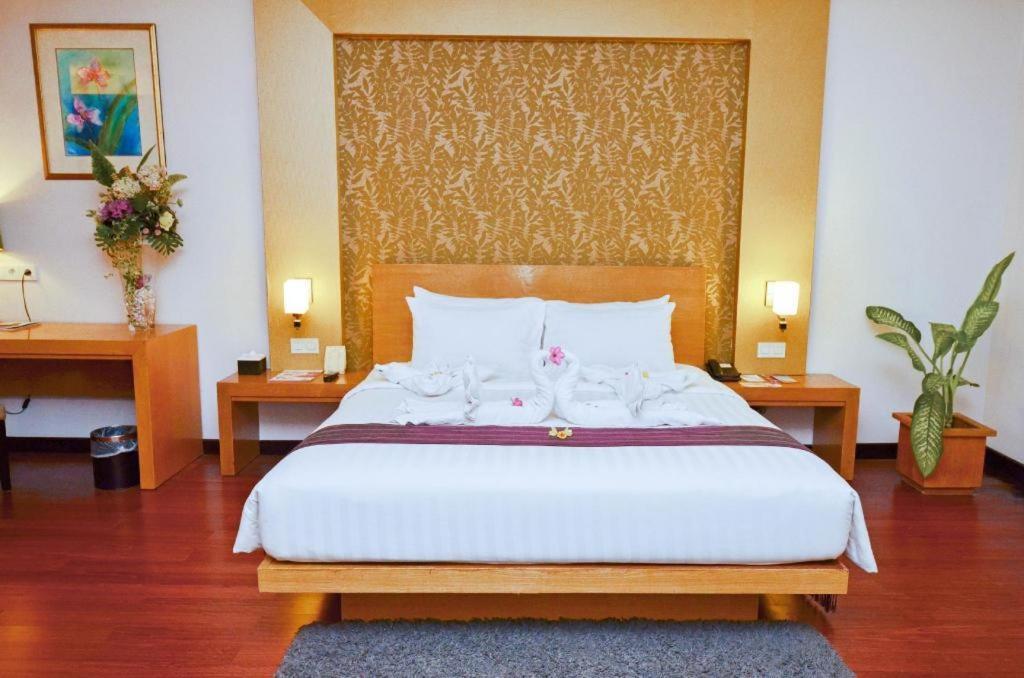 The Axana Hotel Padang  Luaran gambar
