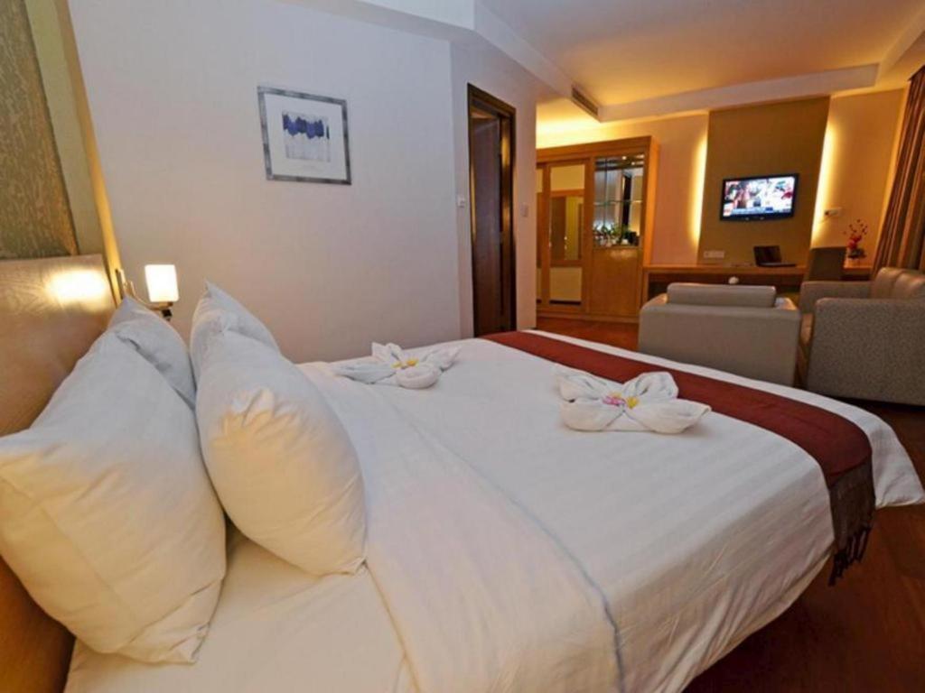 The Axana Hotel Padang  Luaran gambar