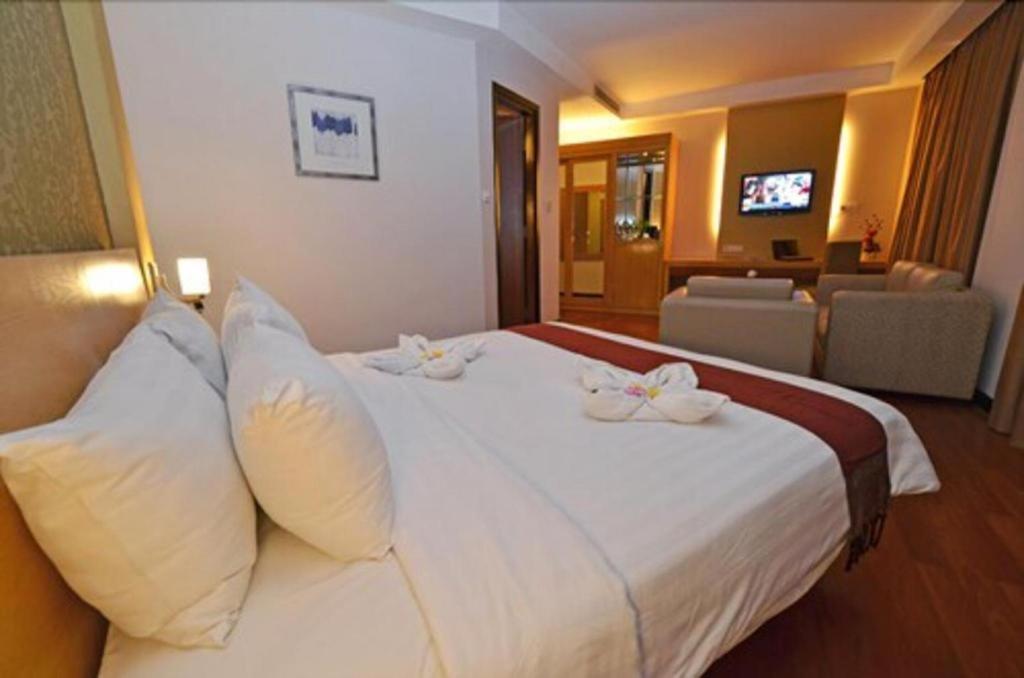 The Axana Hotel Padang  Luaran gambar