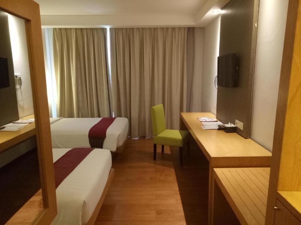 The Axana Hotel Padang  Luaran gambar