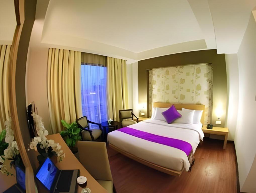 The Axana Hotel Padang  Luaran gambar