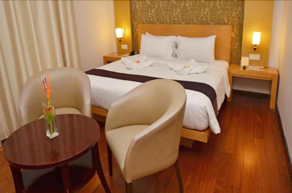 The Axana Hotel Padang  Luaran gambar